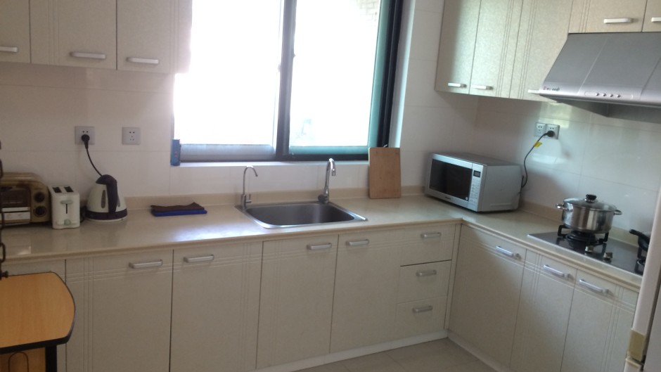 Rent apartment in Paris Garden in Gubei Hong Qiao