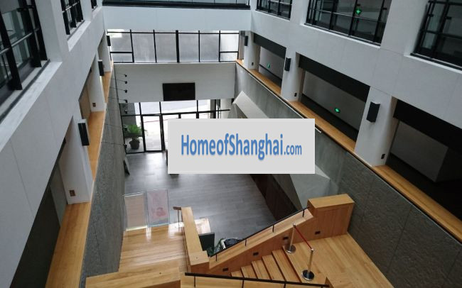 Spacious warehouse office with high ceiling near Suzhou creek