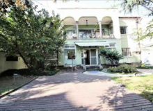 Large garden lane house for office or residence near Shanghai library